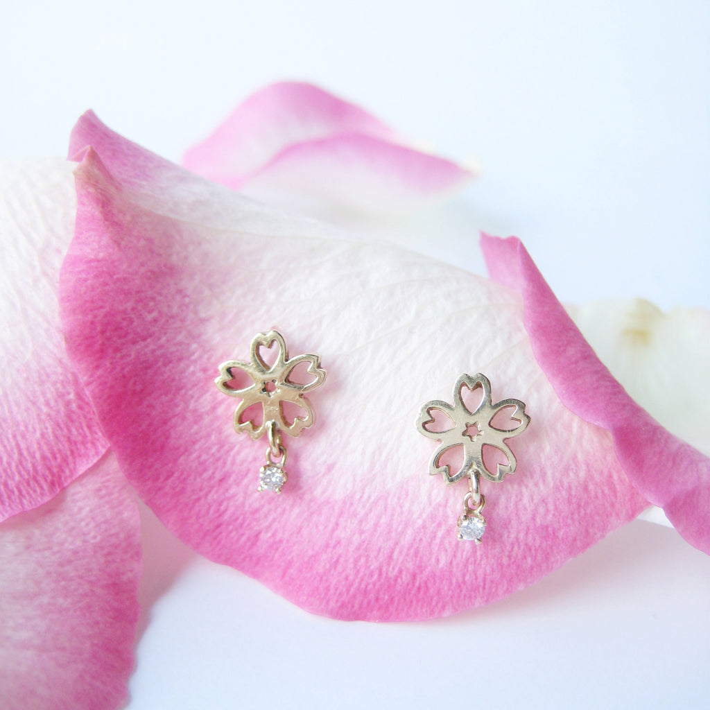 Small Sakura Stud Earring with Diamond
